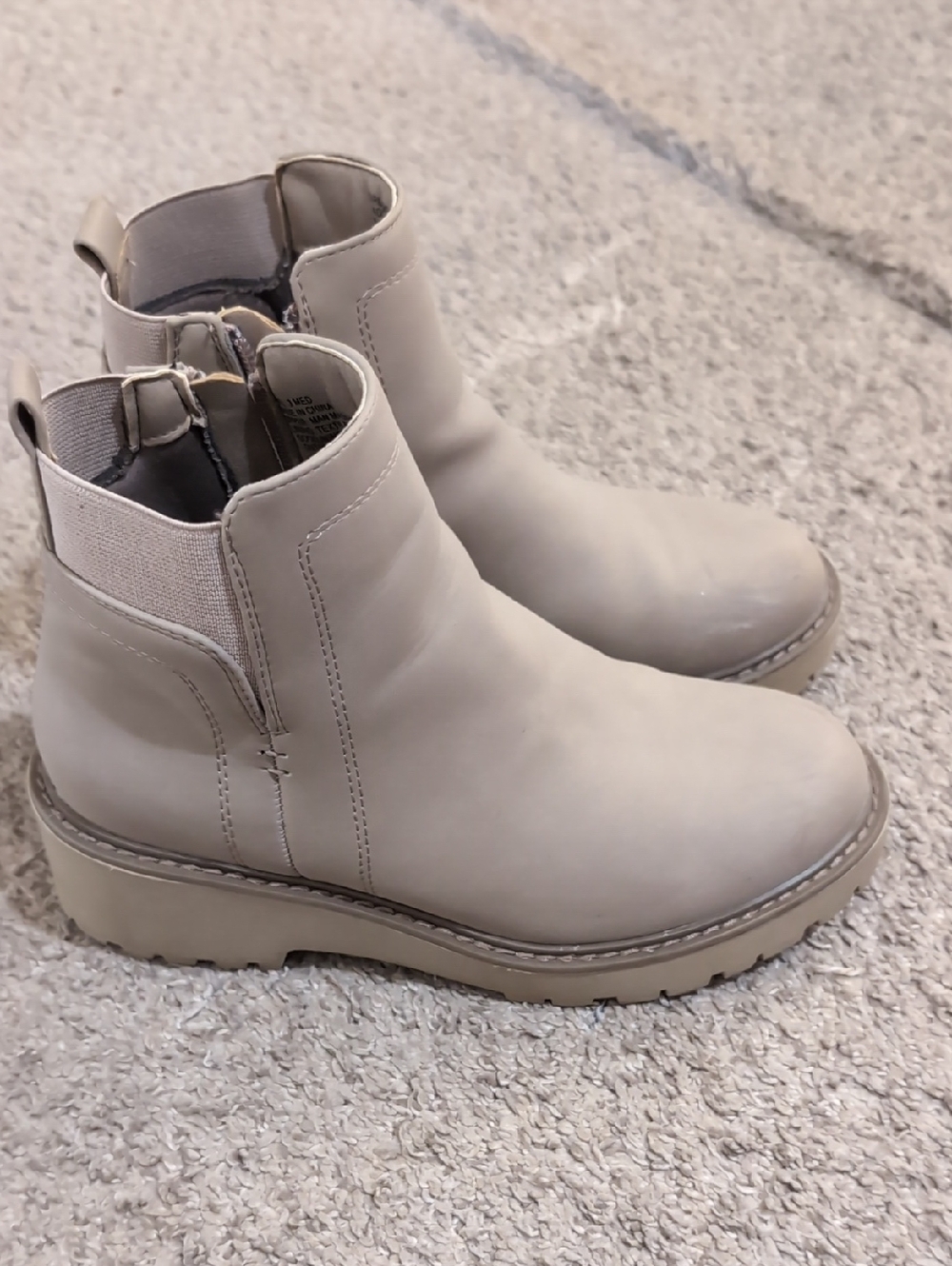 Kohl's Kids Chelsea Ankle Boots in Light Taupe
